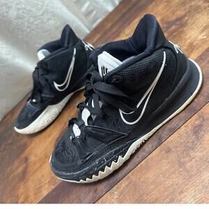 Nike Kyrie 7 TB Black & White Basketball Athletic Sneakers Shoes Men's Size 8